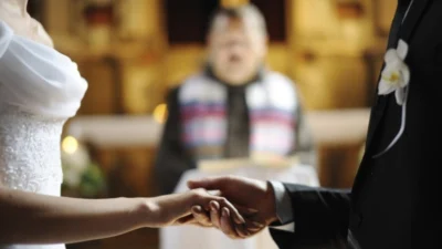 Desvalorização do casamento está mais comum entre jovens, diz psicóloga