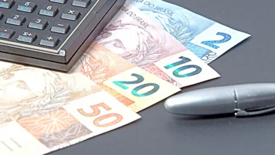 Melhorias na economia para 2018 devem acontecer em longo prazo, diz economista