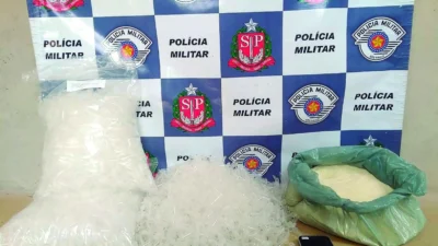 Desempregado é abordado com três quilos de cocaína e celular suspeito