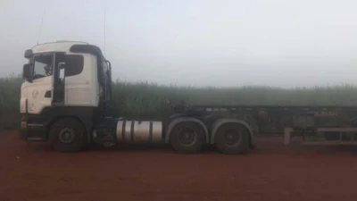 Carreta que seria usada em assalto a carro forte é abandonada em Cosmópolis