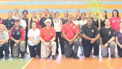 Curso de defesa pessoal feminina foi realizado no domingo (11) no Ginásio Antonio Damiano