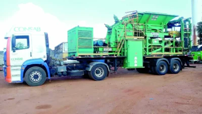 CONSAB recebe nova máquina de britagem de entulho
