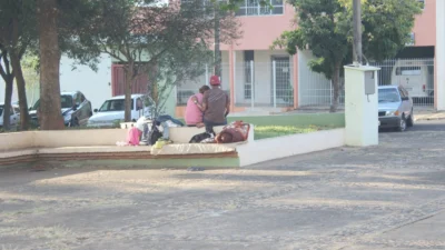 Moradores de rua sofrem com baixas temperaturas durante as madrugadas
