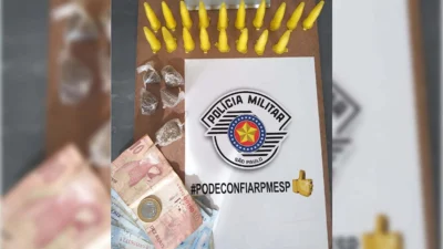 Estudante sai correndo com pacote de bolachas na mão recheado de drogas
