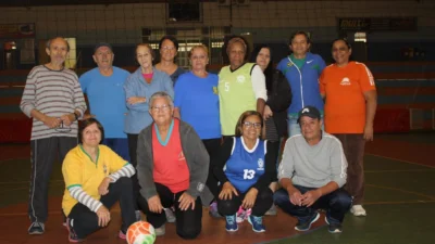 Equipe de vôlei da Terceira Idade de Cosmópolis se prepara para Regional