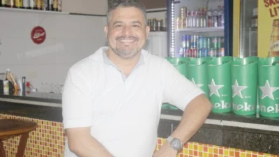 Capotes já trabalhou em uma indústria farmacêutica