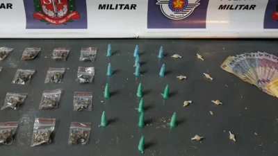 Servente escondia drogas em um cano de água do condomínio