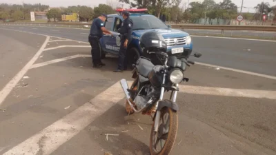 Adolescentes são detidos com moto furtada próximo ao pedágio