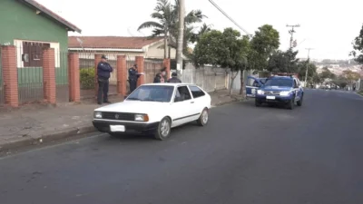 Veículo suspeito é abordado e apreendido pela Polícia Municipal