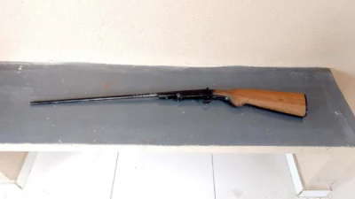 Homem é preso por posse irregular de espingarda