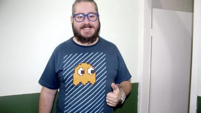 Entrevista com o humorista Cleber Rosa, sucesso no Facebook