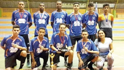 Projeto de Futsal ocorre há 2 anos e precisa do auxílio de patrocinadores