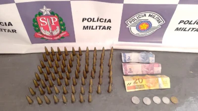 Manicure é presa escondendo porções de cocaína no sutiã