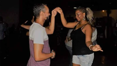 Dança traz reconciliação entre casais