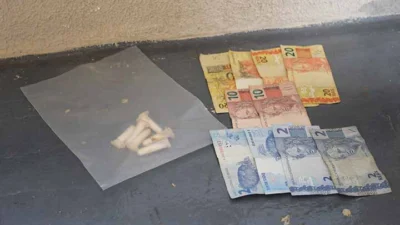 Homem é detido em flagrante com 6 pinos