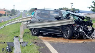 Casal se envolve em acidente grave na Rodovia Zeferino Vaz e um deles se torna vítima fatal