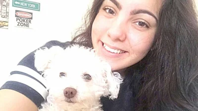 Ana Carolina e a cachorrinha Meg Sofia