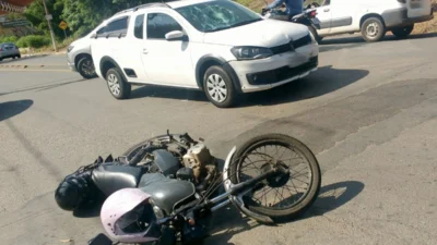 Acidente deixa dois feridos na rua Luís Strazzacappa