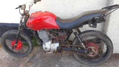 Polícia Militar apreende duas motos em estado de abandono e com números de chassi suprimidos