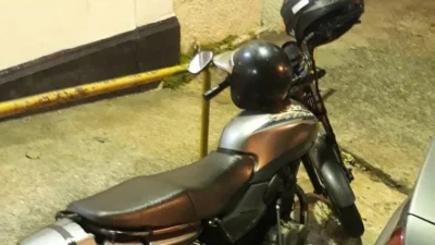 Motocicleta furtada é recuperada pela PM