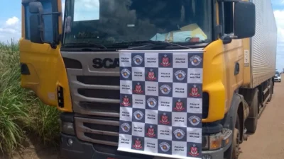 Caminhão dos Correios é roubado e abandonado em Cosmópolis