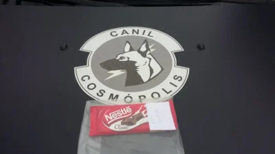 Homem furta barra de chocolate e é detido