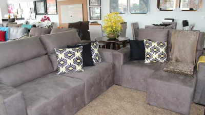 Móveis elegantes poupam excesso de decorações