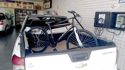 Associação Ciclística e Policial Militar do 19º BPM-I/3ª Cia PM presenteiam menino de 12 anos com bicicleta