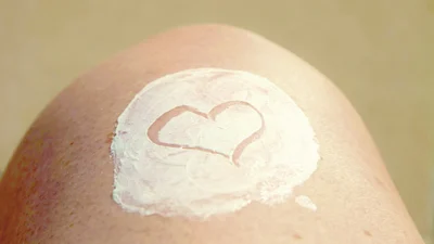 Cuidados com a pele se mostram ainda mais importantes no verão