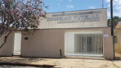 Duas crianças são resgatadas pela PM em estado de abandono
