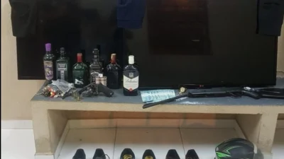 Quatro são indiciados por porte ilegal, receptação e associação criminosa