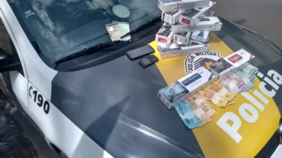 Polícia apreende 14 pacotes de cigarros sem nota