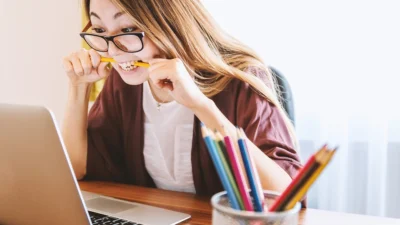 Alunos devem se atentar com escolas não autorizadas a oferecer Supletivo