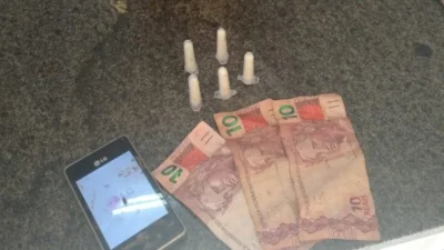 Adolescente é preso por comércio de drogas