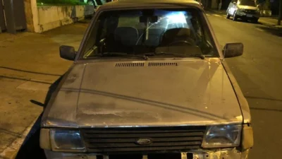Em flagrante, dois suspeitos são presos furtando peça de veículo estacionado