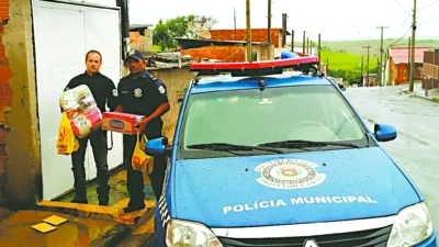 Polícia Municipal entrega doações a famílias carentes de Cosmópolis