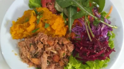 Conheça a carne de jaca, encontrada como recheio de pratos vegetarianos e veganos