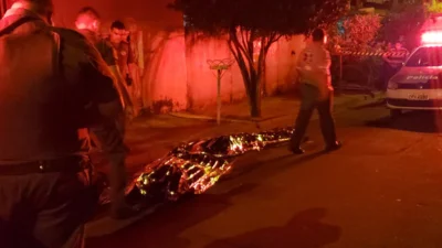 Casal é encontrado baleado no Paineiras
