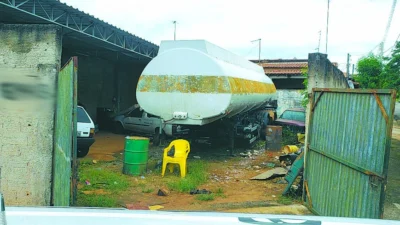 Polícia Civil flagra caminhão roubado em oficina de Cosmópolis