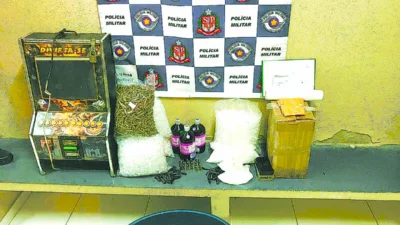 Acionada para ‘briga de casal’, PM flagra tráfico