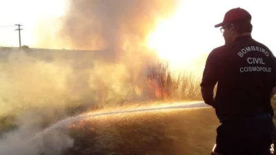 Defesa Civil é acionada para combater  incêndio nas proximidades da Escola Alemã