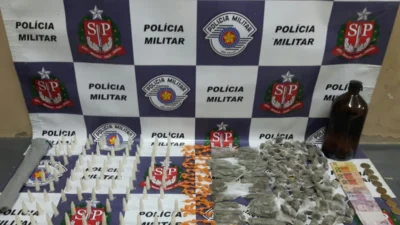 Homem e muitas drogas são apreendidos pela PM