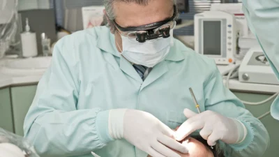 Implante dentário: entenda mais sobre essa cirurgia