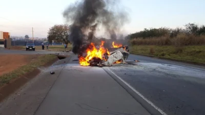 Acidente grave aciona Corpo de Bombeiros na SP-133 e interdita rodovia para resgate