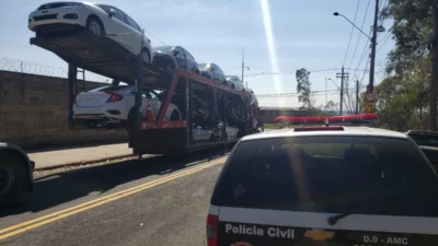 Polícia Civil de Cosmópolis detém caminhão cegonha roubado