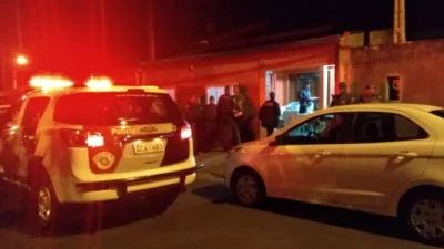 Homem é morto a tiros em lanchonete