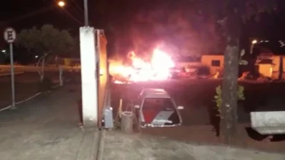 Cinco viaturas da PM são incendiadas em Cosmópolis
