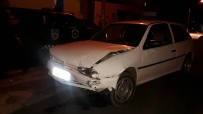 Jovem é detido após empreender fuga e causar danos na via no Novo Cosmópolis