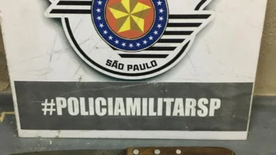 Homem é detido com uma garrucha e uma faca após tentativa de roubo na Avenida