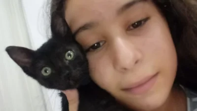 Marya Eduarda e seu gatinho Pedro